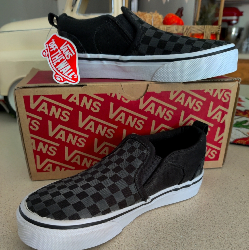 Vans slip-on (Checker)Black/Black Youth size 12.0
